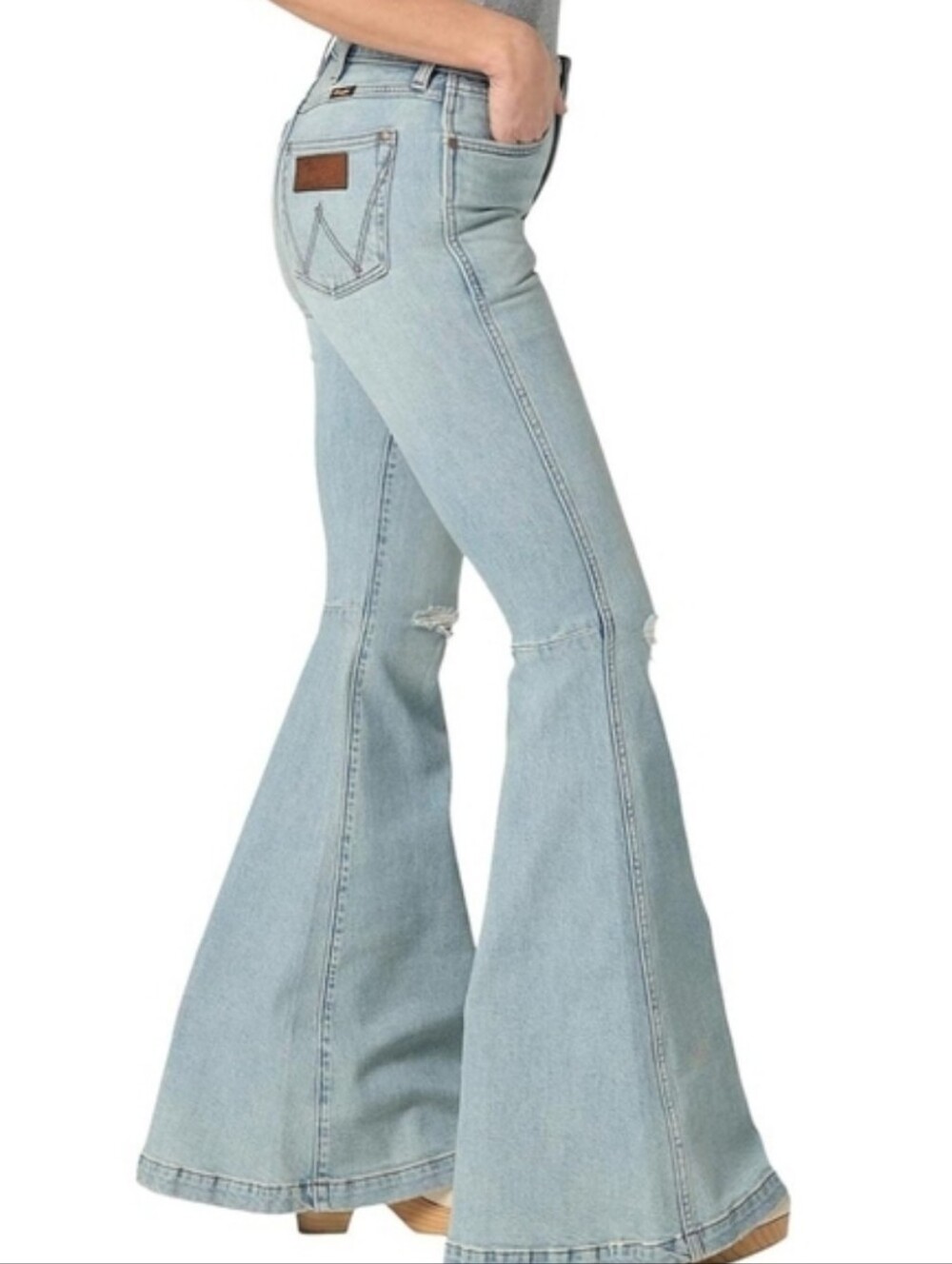 LONG Wrangler Retro Flared Isabela Distressed Knee Jeans Size 33x36 High Waist